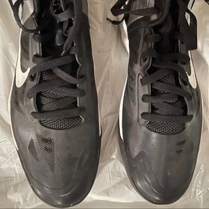 Mens Nike Air Max Size 11. Black/White.  Worn once.  Excellent Condition!